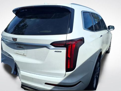 Certified 2023 Cadillac XT6 Premium Luxury image 3