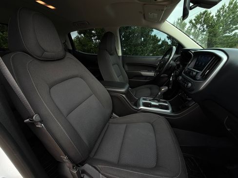 Used 2022 Chevrolet Colorado LT w/ LT Convenience Package AWD/4WD image 15