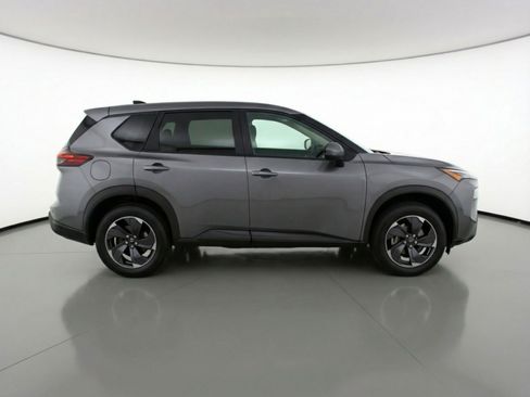Used 2025 Nissan Rogue SV FWD image 11