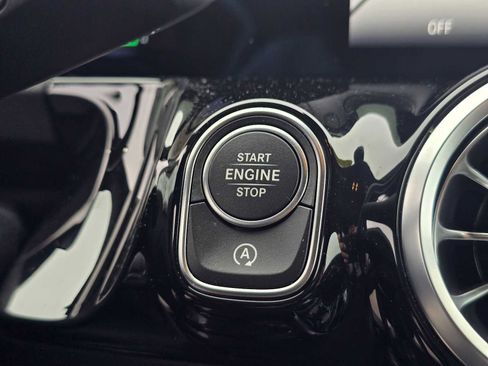 Used 2025 Mercedes-Benz GLA 250 image 37