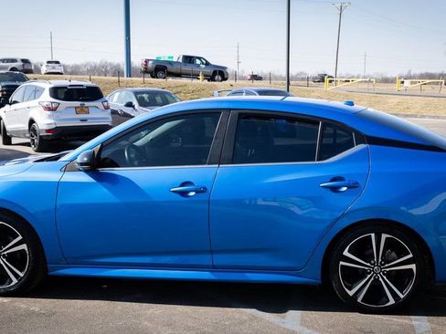 Used 2021 Nissan Sentra SR w/ SR Premium Package image 19