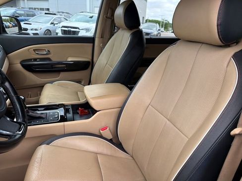 Used 2015 Kia Sedona SX FWD image 17