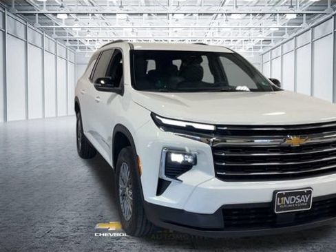 Certified 2025 Chevrolet Traverse LT AWD/4WD image 4