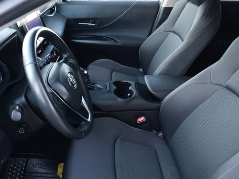 Used 2024 Toyota Venza LE image 14