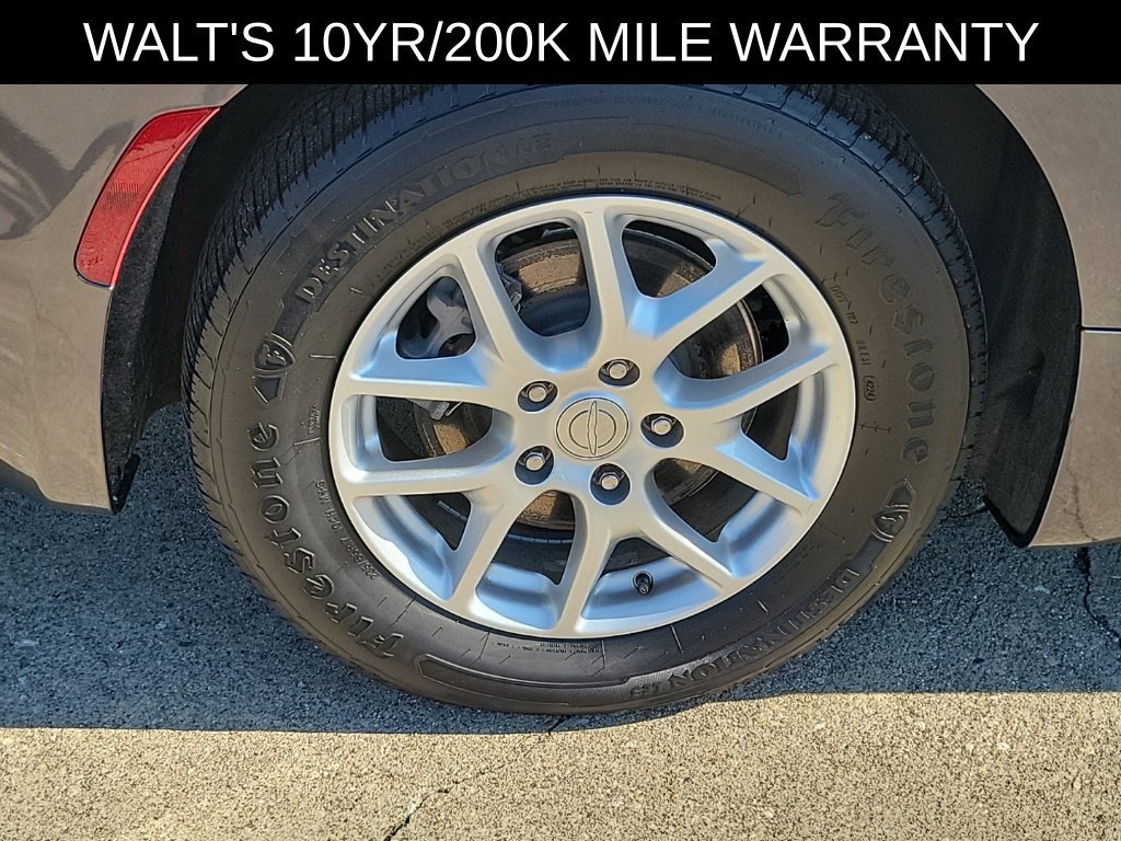 Used 2021 Chrysler Pacifica Touring-L FWD image 5