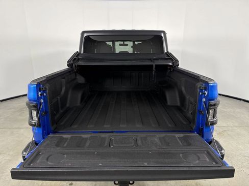 Used 2021 Jeep Gladiator Sport image 20