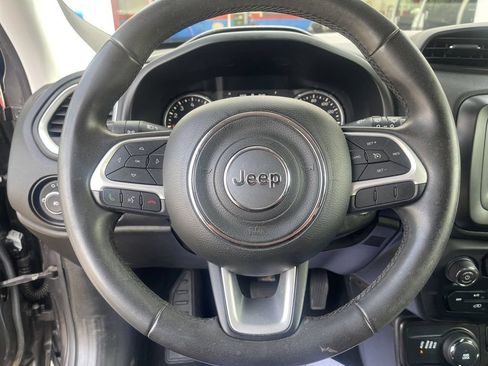 Used 2019 Jeep Renegade Latitude AWD/4WD image 14