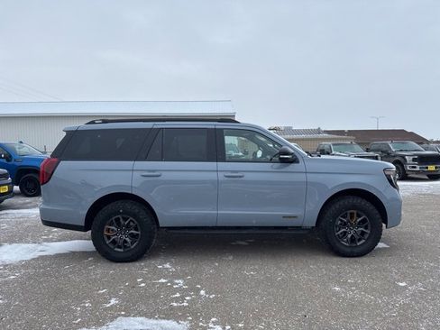 Used 2025 Ford Expedition Tremor image 9