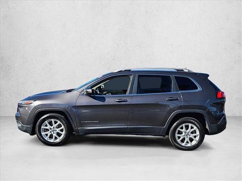 Used 2016 Jeep Cherokee Latitude w/ Comfort & Sound Group image 8