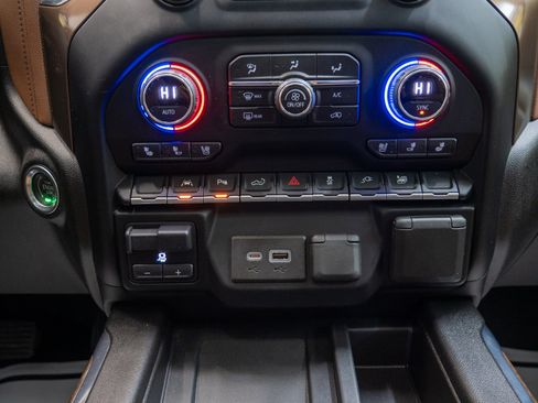 Used 2022 Chevrolet Silverado 1500 High Country image 24