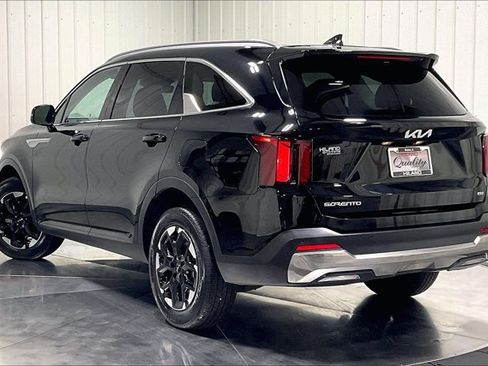 Used 2024 Kia Sorento S w/ Panoramic Sunroof Package AWD/4WD image 12