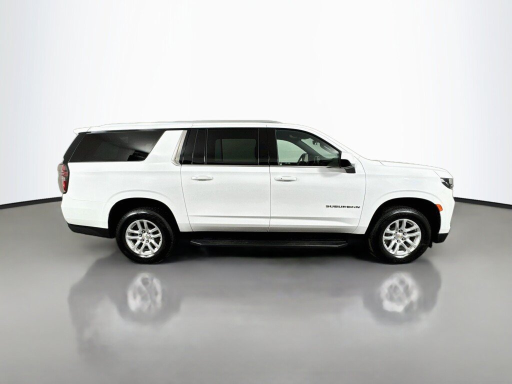 Used 2024 Chevrolet Suburban LT AWD/4WD image 6
