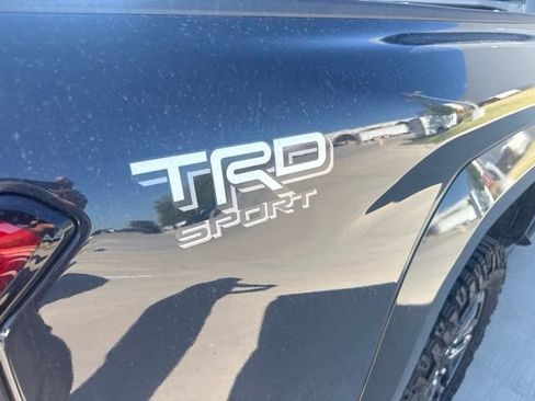 Used 2025 Toyota Tacoma TRD Sport AWD/4WD image 4