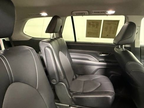 Used 2024 Toyota Grand Highlander XLE image 42
