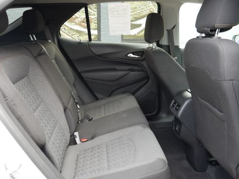 Used 2022 Chevrolet Equinox LT FWD image 11