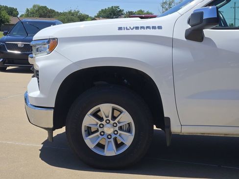 Used 2025 Chevrolet Silverado 1500 LT AWD/4WD image 28