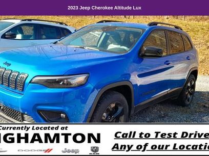 Used 2023 Jeep Cherokee Altitude Lux