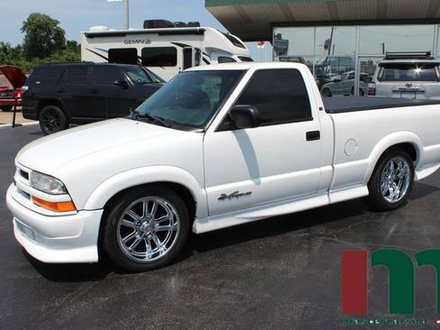 Used 2000 Chevrolet S10 Pickup Xtreme w/ Preferred Equipment Group RWD image 1