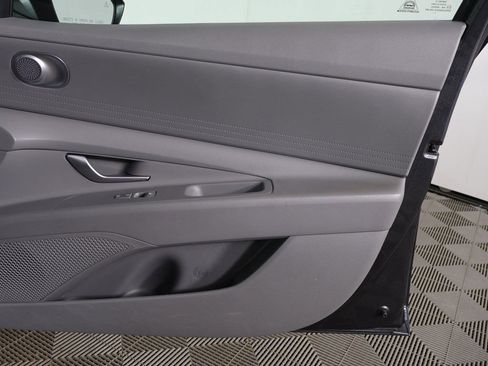 Used 2023 Hyundai Elantra SEL w/ Preferred Accessory Package image 19