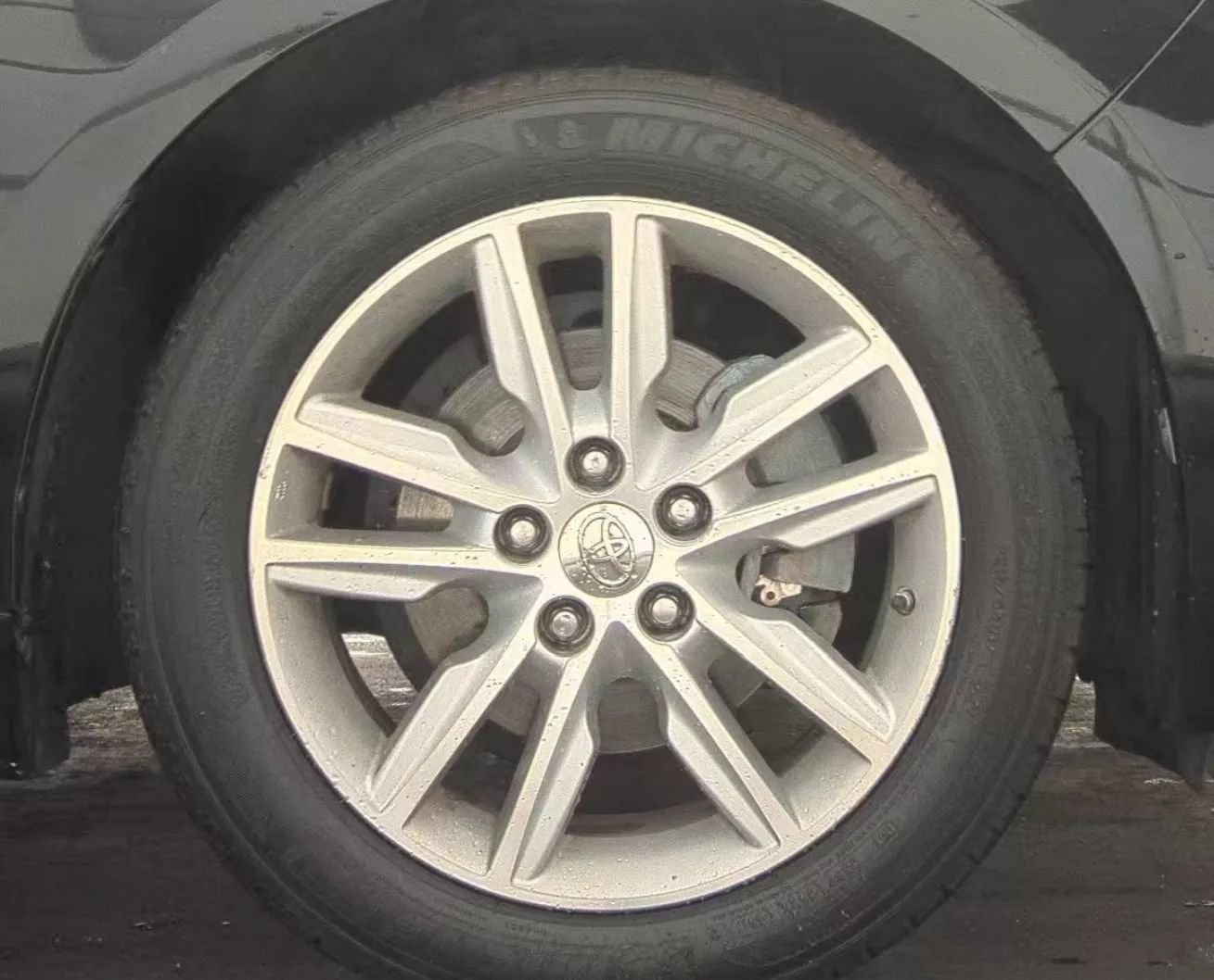 Used 2013 Toyota Avalon XLE FWD image 26