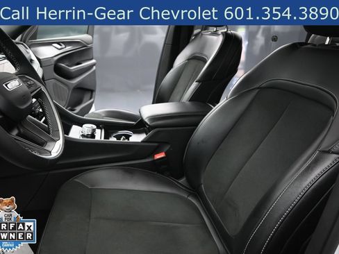 Used 2025 Jeep Grand Cherokee L Altitude AWD/4WD image 25
