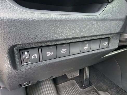 Used 2025 Toyota RAV4 XLE w/ Convenience Package AWD/4WD image 27