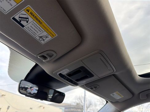 Used 2024 Honda Pilot Touring image 33