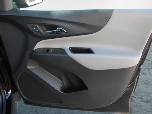 Used 2024 Chevrolet Equinox LT image 28