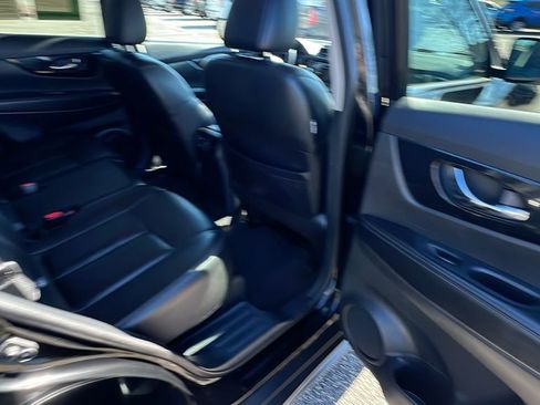 Used 2020 Nissan Rogue SL image 18