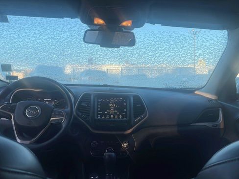 Used 2016 Jeep Cherokee Limited image 19