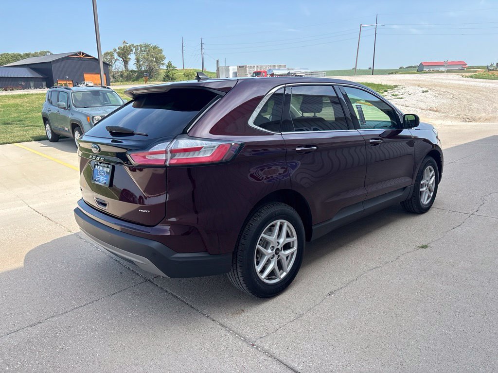 Certified 2023 Ford Edge SEL w/ Convenience Package AWD/4WD image 4