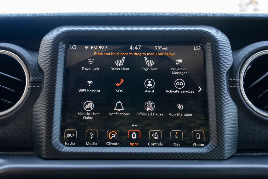 Used 2018 Jeep Wrangler Unlimited Sahara w/ Uconnect 4C Nav & Sound Group AWD/4WD image 17