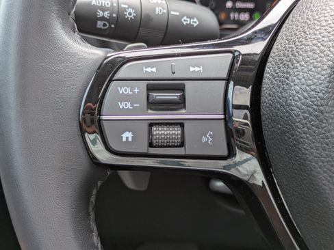 Certified 2025 Honda Pilot Touring image 34