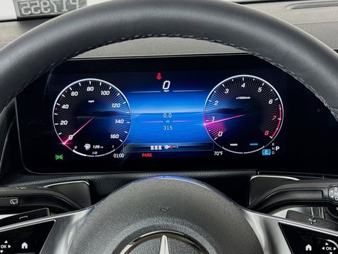 Used 2026 Mercedes-Benz GLB 250 image 19