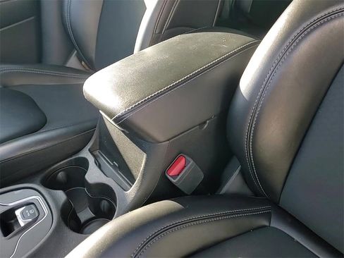 Used 2020 Jeep Cherokee Latitude Plus w/ Cold Weather Group image 30