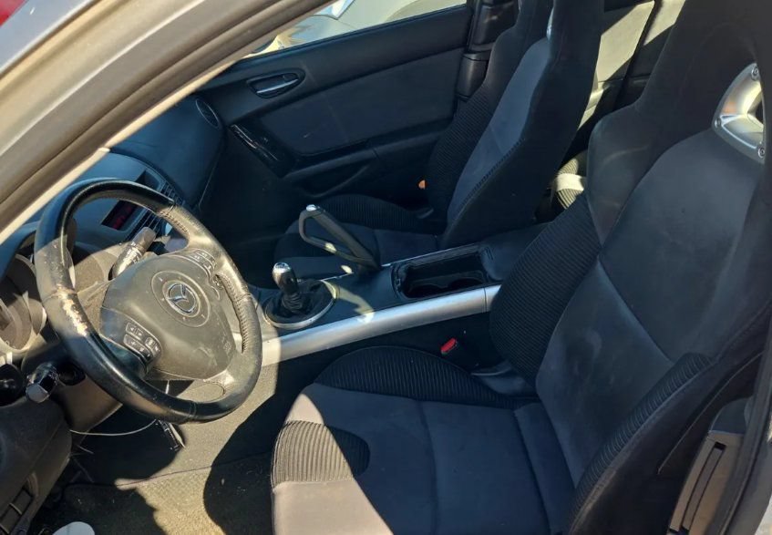 Used 2005 MAZDA RX-8 w/ MT Sport Pkg RWD image 3