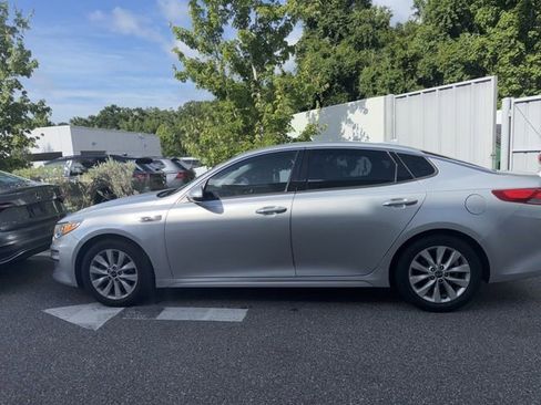 Used 2018 Kia Optima EX FWD image 2