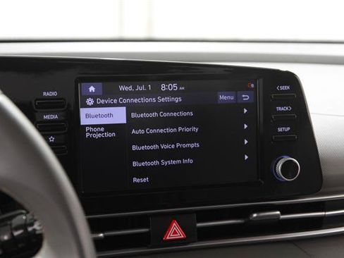 Used 2021 Hyundai Elantra SEL w/ Convenience + Premium Package FWD image 11