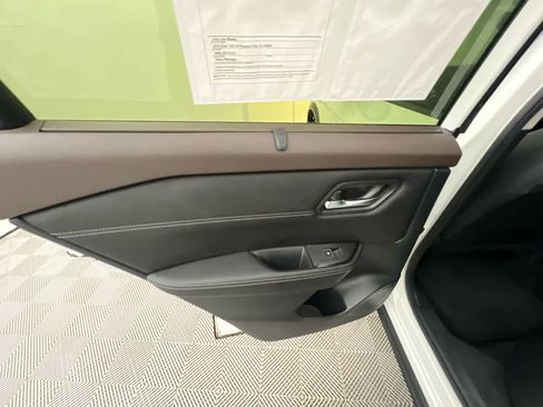 Used 2023 Nissan Rogue SL w/ SL Premium Package FWD image 24