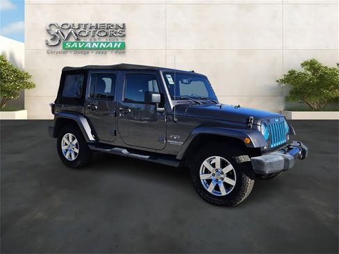 Used 2016 Jeep Wrangler Unlimited Sahara w/ Connectivity Group image 7