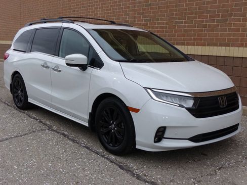 Used 2024 Honda Odyssey Elite image 12