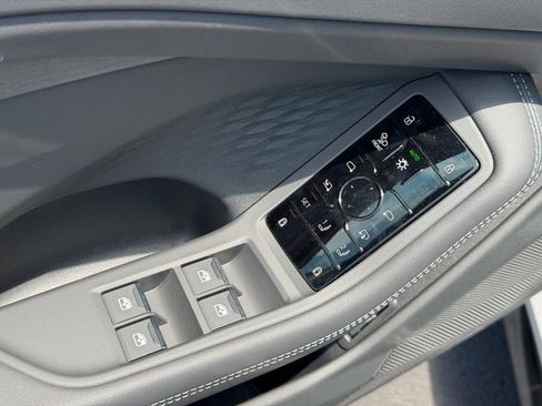 New 2026 Audi A6 Premium Plus AWD/4WD image 9