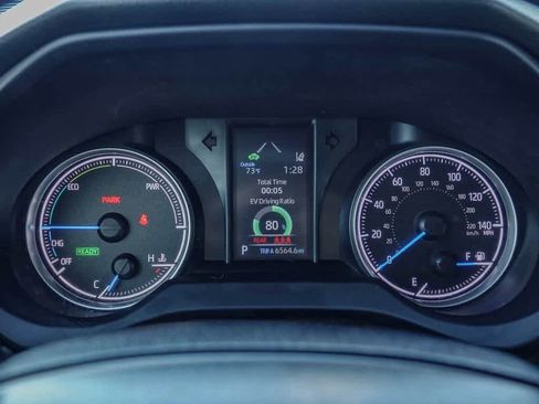 Used 2021 Toyota Venza LE image 22