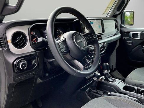 Certified 2024 Jeep Wrangler Unlimited Sport AWD/4WD image 18