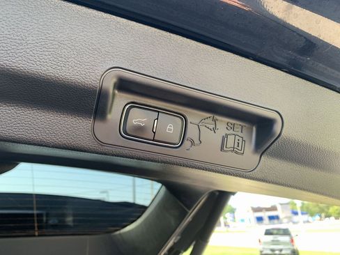 Used 2022 Ford Explorer ST-Line w/ Class IV Trailer Tow Package image 25