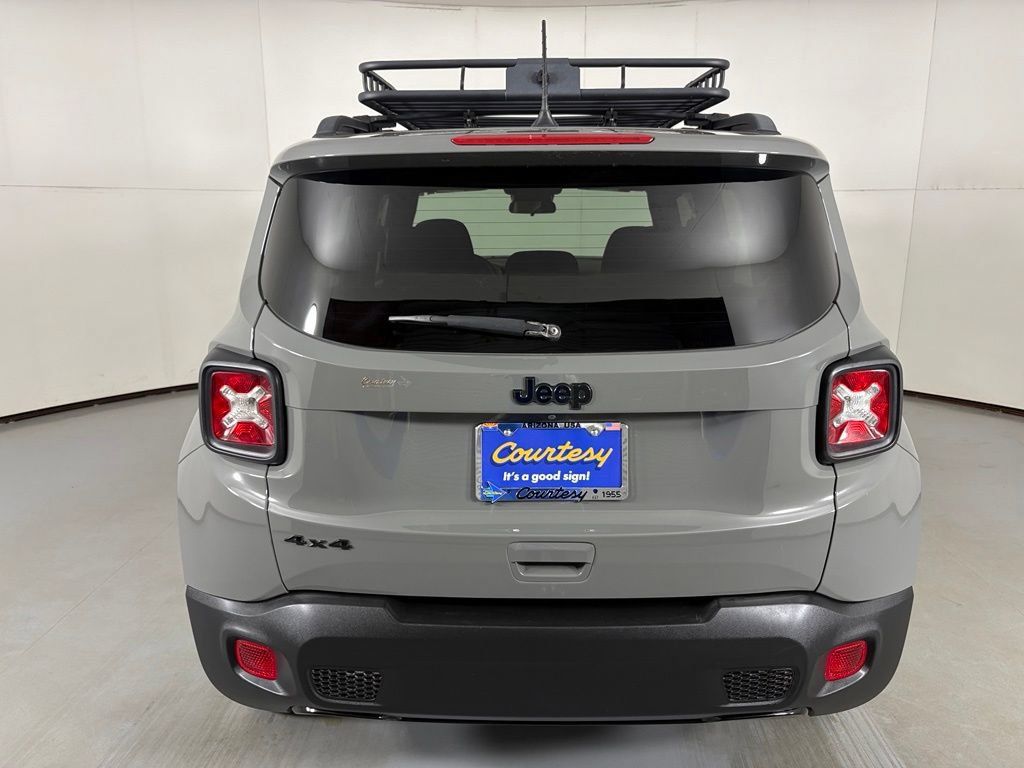 Used 2022 Jeep Renegade Altitude AWD/4WD image 7