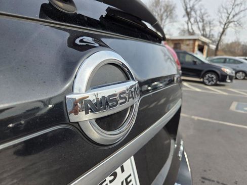 Used 2017 Nissan Rogue SL image 9