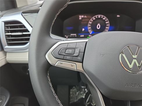 New 2026 Volkswagen Taos SE AWD/4WD image 15