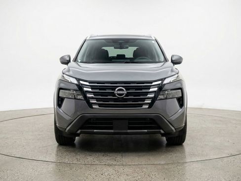 Used 2025 Nissan Rogue SV FWD image 2