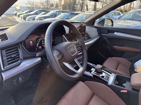 Certified 2025 Audi Q5 2.0T Premium w/ Convenience Plus Package image 24
